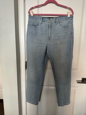 Banana Republic High Rise Slim Light Wash - Classic Straight Leg size 32